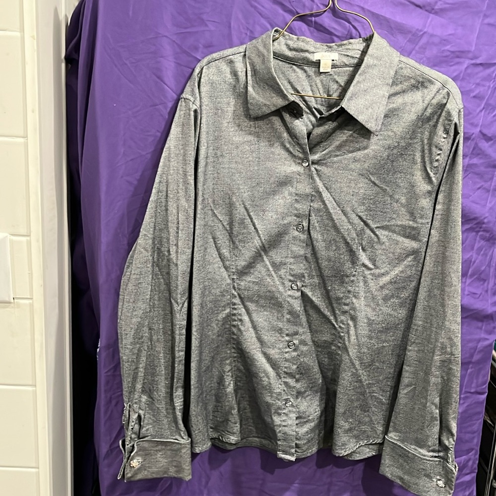 Woman blouse by apt 9 size XL black/white button down cuff sleeves